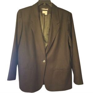 Sag Harbor black wool blazer with front pockets